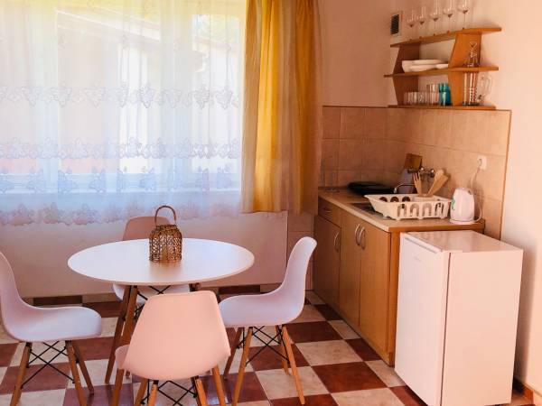 Ryn Lake Resort - z własną prywatną plażą 