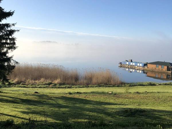 Ryn Lake Resort - z własną prywatną plażą 