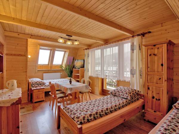 POKOJE GOŚCINNE POD GIEWONTEM 