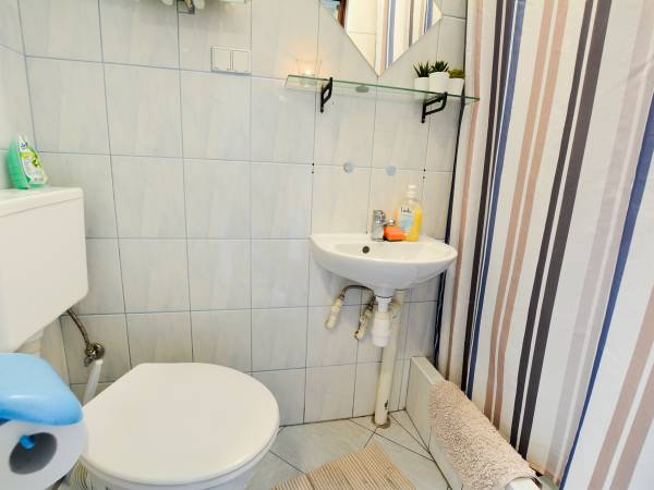 Łazienka do pokoju dwuosobowego