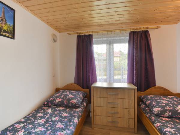 DOMKI i pokoje nad Jeziorem Solińskim