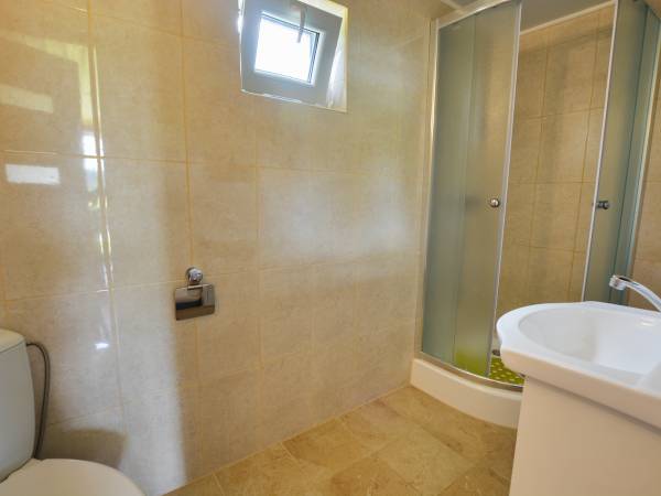 DOMKI i pokoje nad Jeziorem Solińskim