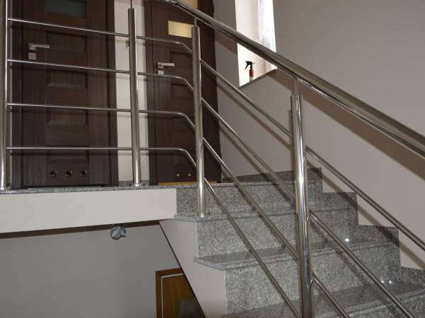 Pokoje i Apartamenty u Kryni