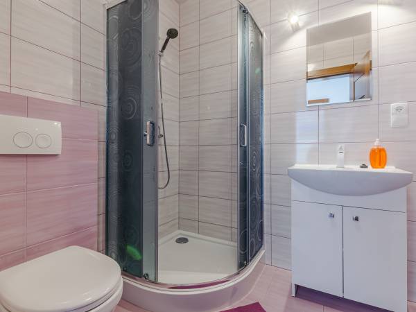 pokój nr 5 łazienka