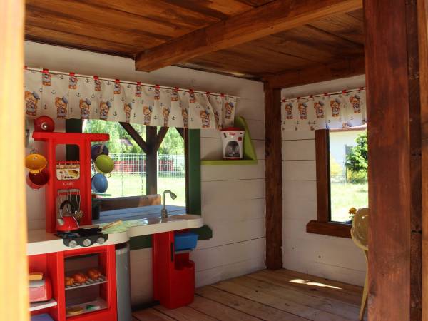 plac zabaw- domek Szum Fal