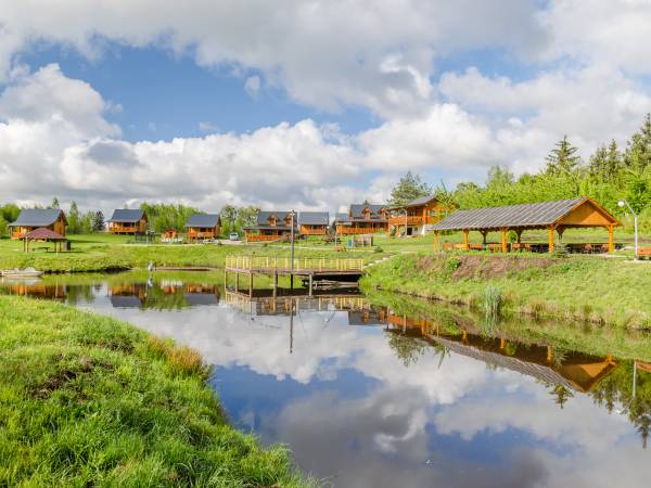 Domki nad jeziorem Ołów z własnym stawem 