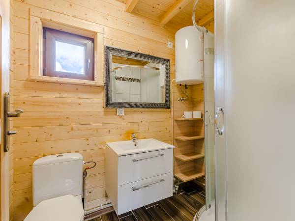 Domki nad jeziorem Ołów z własnym stawem 