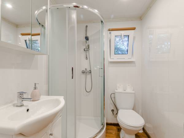 Domek LISEK- 6 osobowy,łazienka