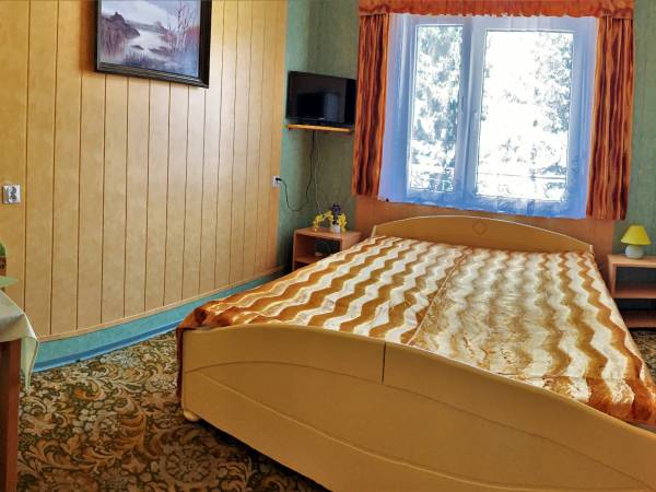 Pokój 2-os. nr 5 z łazienką (piętro)