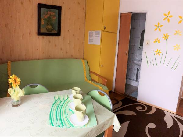 Pokój 3-os. nr 3 z łazienką (parter)