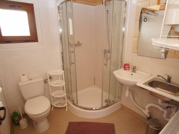 łazienka- domek kanadyjski