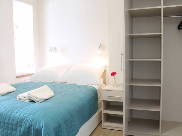 Apartament z aneksem i z tarsem z widokiem na jezioro