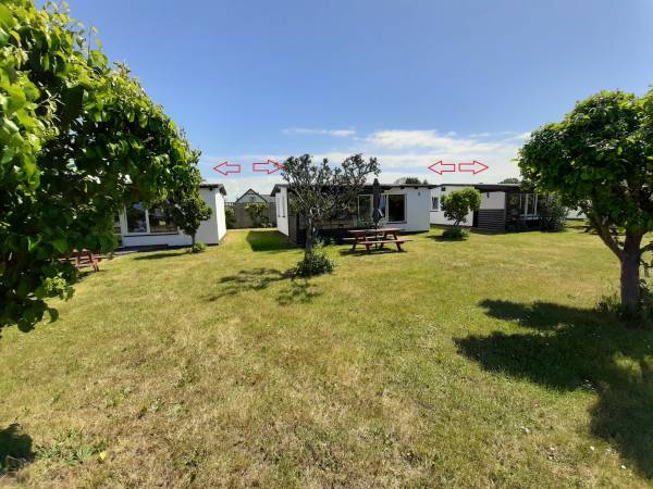 duże odległości między domkami