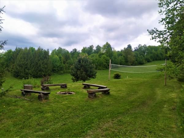 Ognisko, boisko do siatkówki