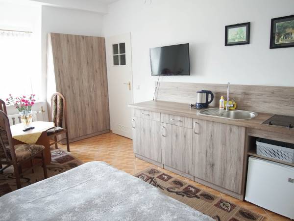 Nr7,Pokój 3 osobowy z aneksem