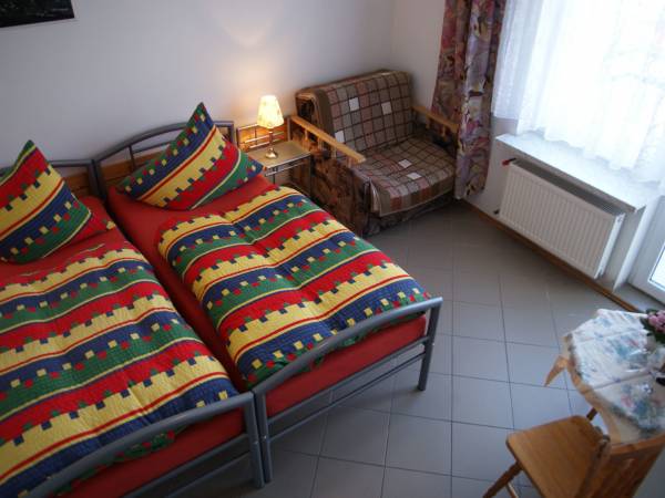 Pok.dwuosobowy z balonem i fotelem rozkładanym