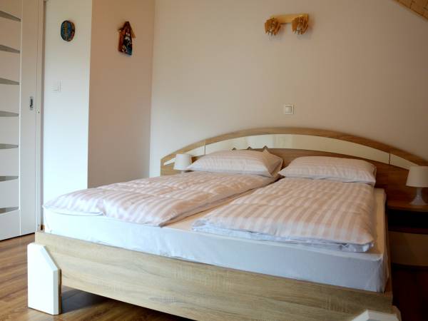 sypialnia w apartamencie 2