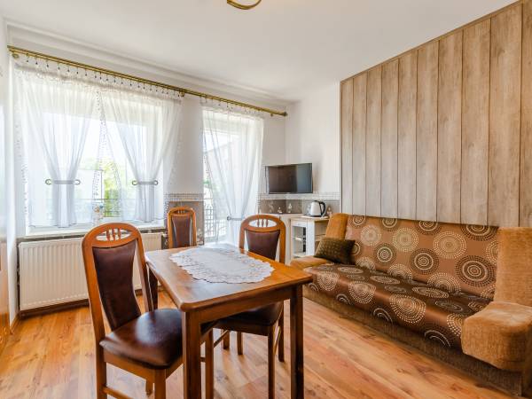 Pokoje gościnne i domki Karolinka