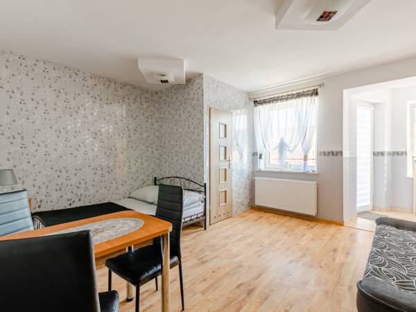 pokój 3-osob. łazienka, taras. piętro. Srebrny