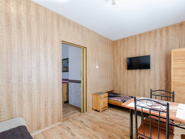 studio 2-pokojowe z łazienką piętro i aneksem kuch. Piętro