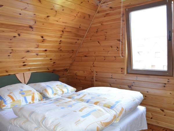 sypialnia w domkach 4 i 5 osobowych