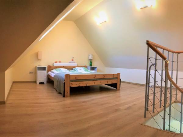 Sypialnia na antresoli