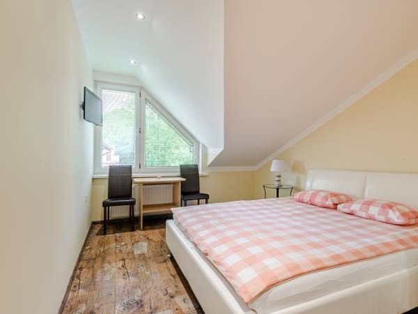 pokój 2osobowy na 2 piętrze bez balkonu