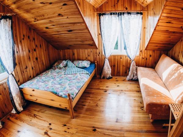 sypialnia na piętrze