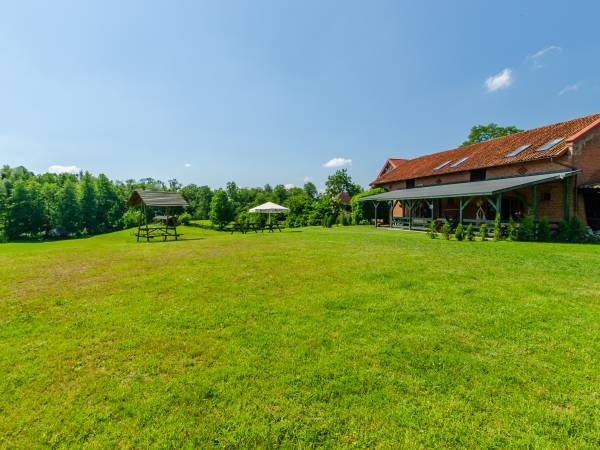  Apartamenty Żelazny Most i pole namiotowe