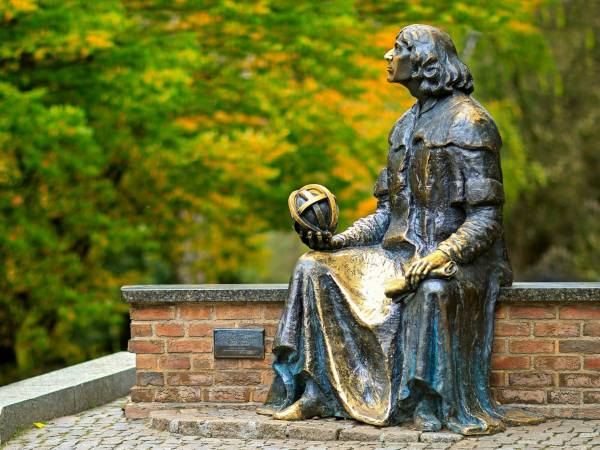 Ławeczka z Mikołajem Kopernikiem