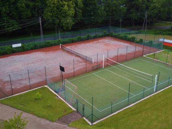 Boisko wielofunkcyjne oraz kort tenisowy