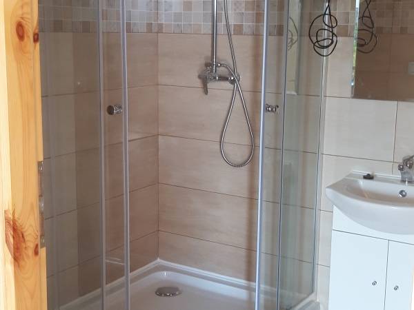 Wygląd domku na piętrze , łazienka