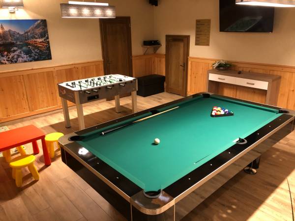 Bilard, piłkarzyki, kącik zabaw