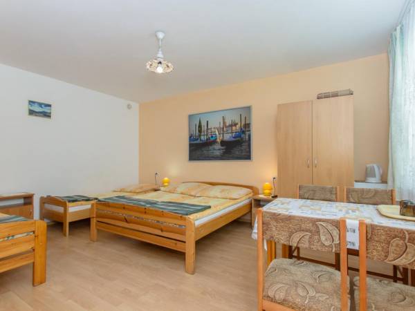 Pokoje Gościnne Lary