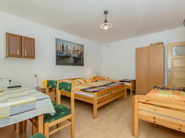 Pokoje Gościnne Lary