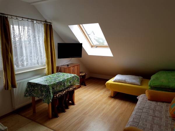 Pokój nr 9: 3-osobowy z aneksem