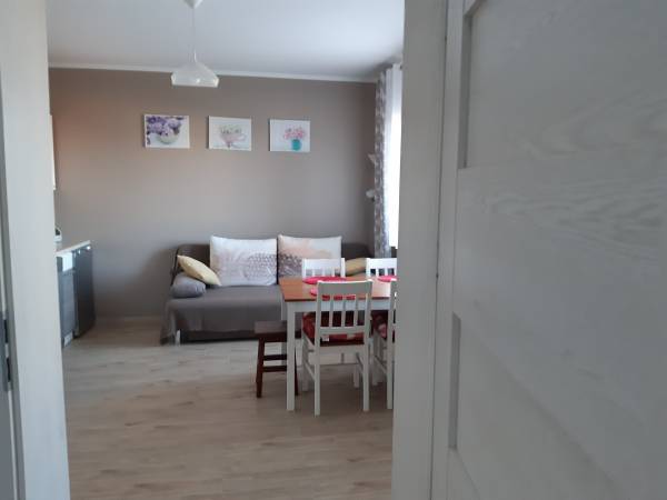 Mieszkanie nr 1 - widok z sypialni na salon