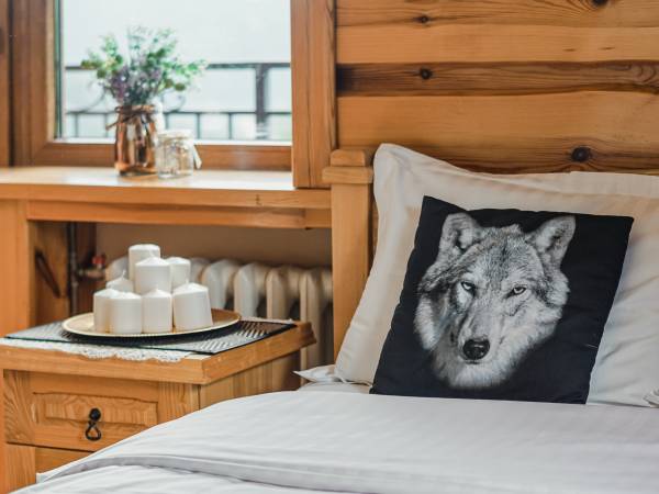 Pokój wilka z łazienką i z balkonem 