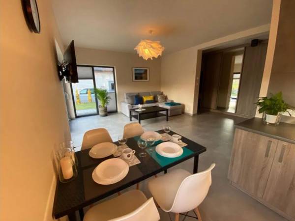 Salon z aneksem kuchennym