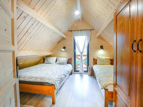 Chaty Skwirutowe Wzgórze - Domki Całoroczne 