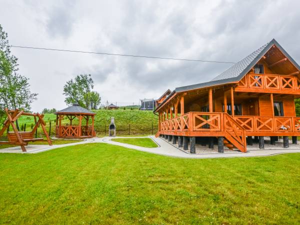 Chaty Skwirutowe Wzgórze - Domki Całoroczne 