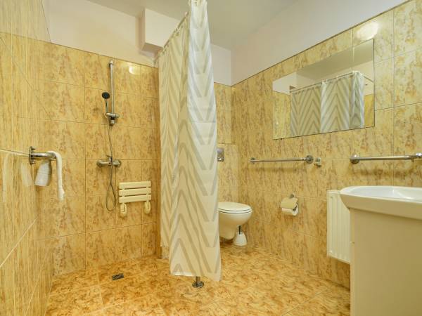 łazienka dla niepełnocprawnych