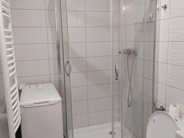 apartament 4 os.-łazienka