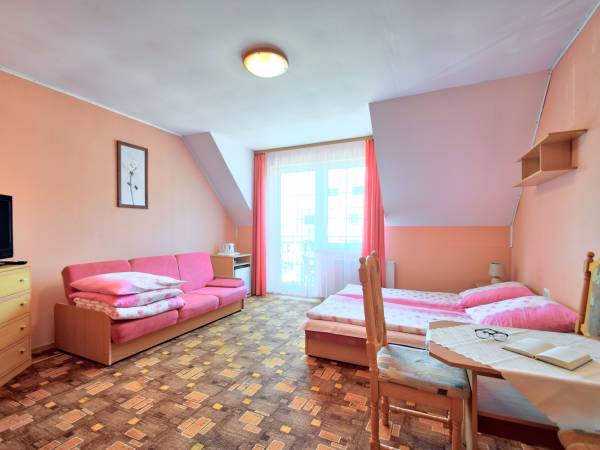 pokój 3 lub 4 osobowy z balkonem - II piętro