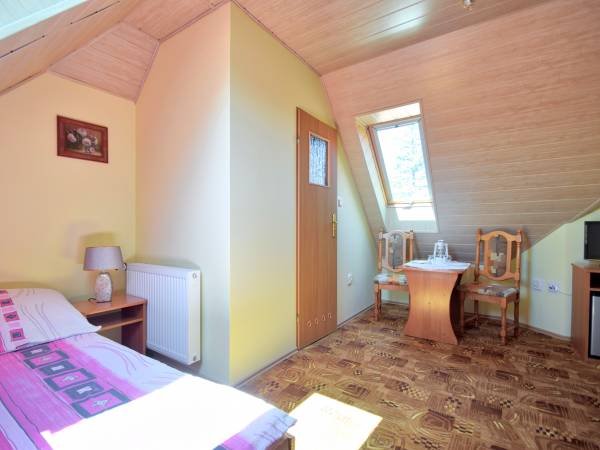 pokój 2 lub 3 osobowy - III piętro