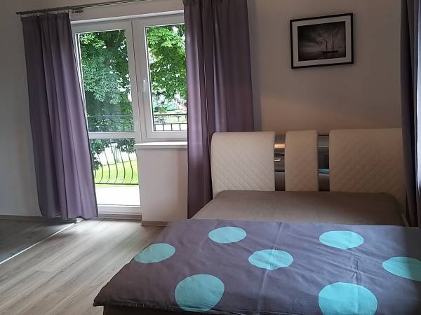 studio 2 os z balkonem