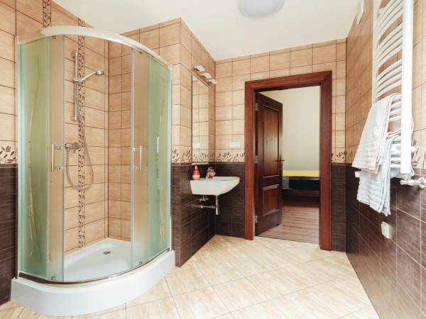 łazienka pokój 4-osobowy