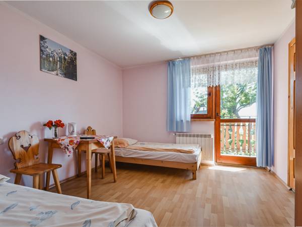 Pokój nr 9 z balkonem (2-3os)