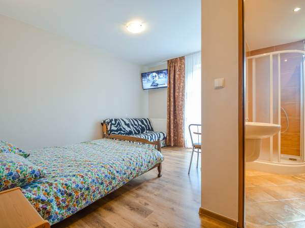 Pokój 2osobowy z łazienką i balkonem.