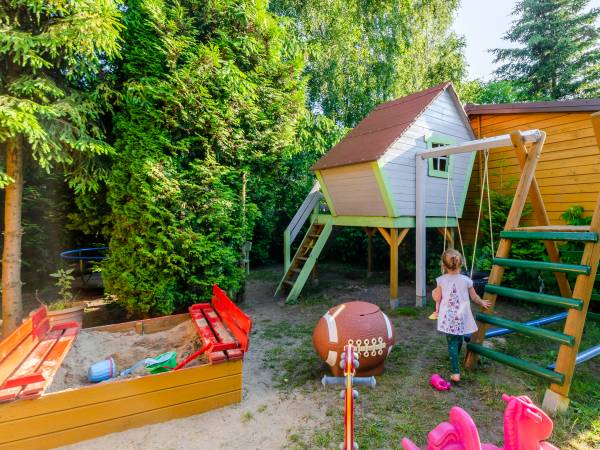 Plac zabaw na terenie ośrodka ul. Liliowa 9